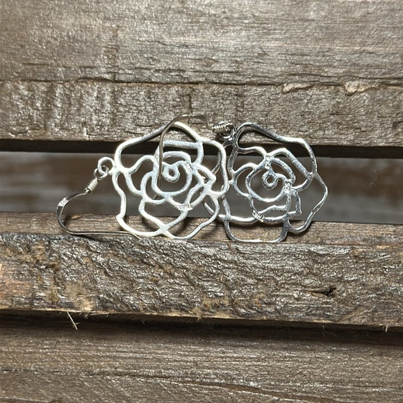 FAS Thai great shape stamped rose sterling silver 925 shiny well made earrings - Picture 5 of 6